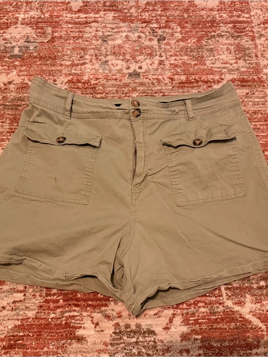 Kensie Pants - Kensie Olive Green Cargo Pocket Shorts